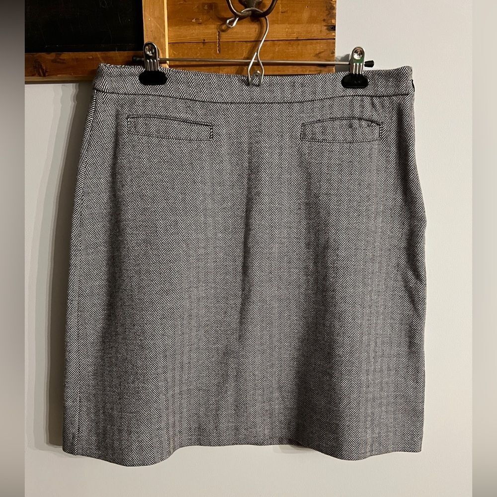 Talbots Cotton Herringbone Skirt Women's Size 12 Minimalist Office Business Casu
